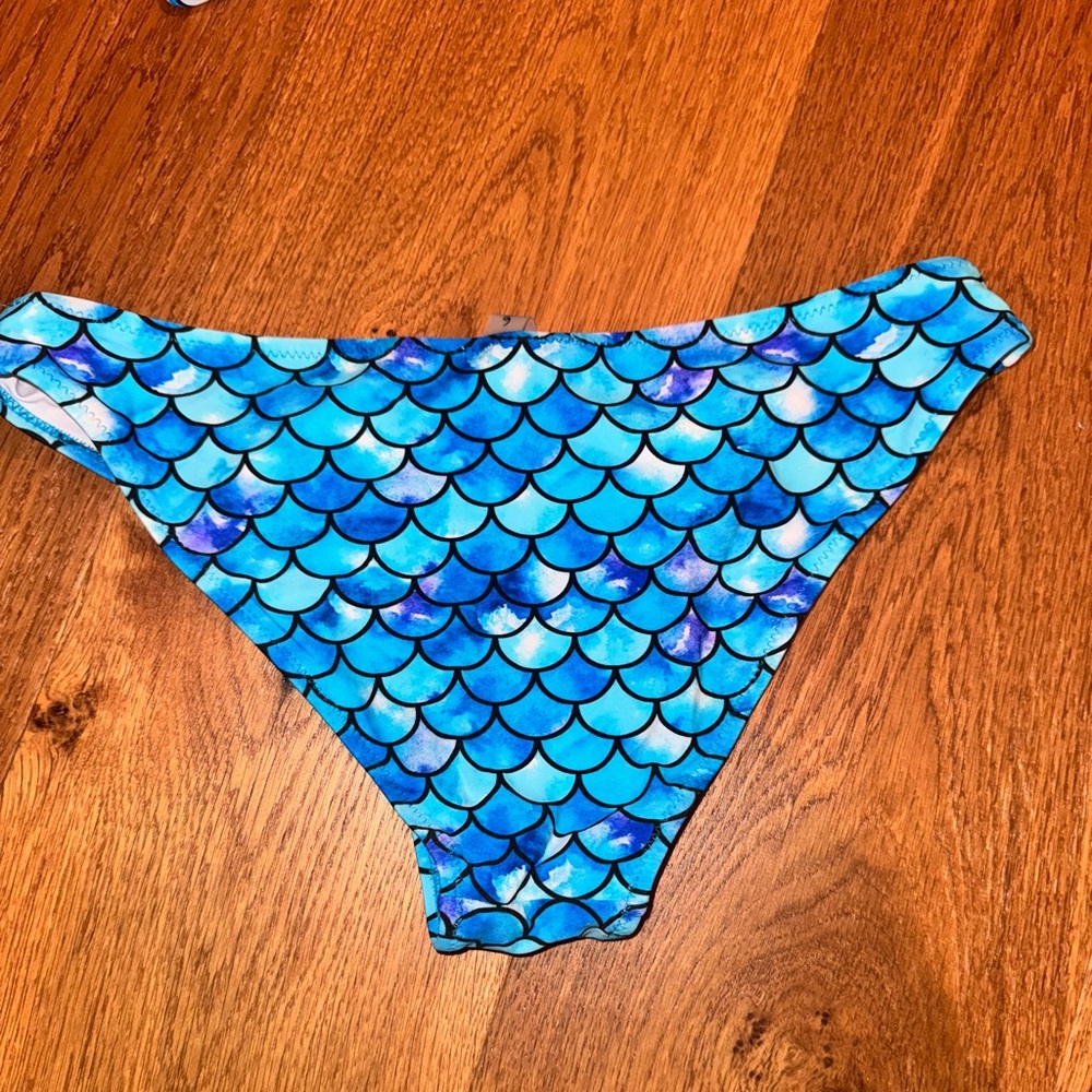 Blue mermaid swimsuit - Picture 6 of 6